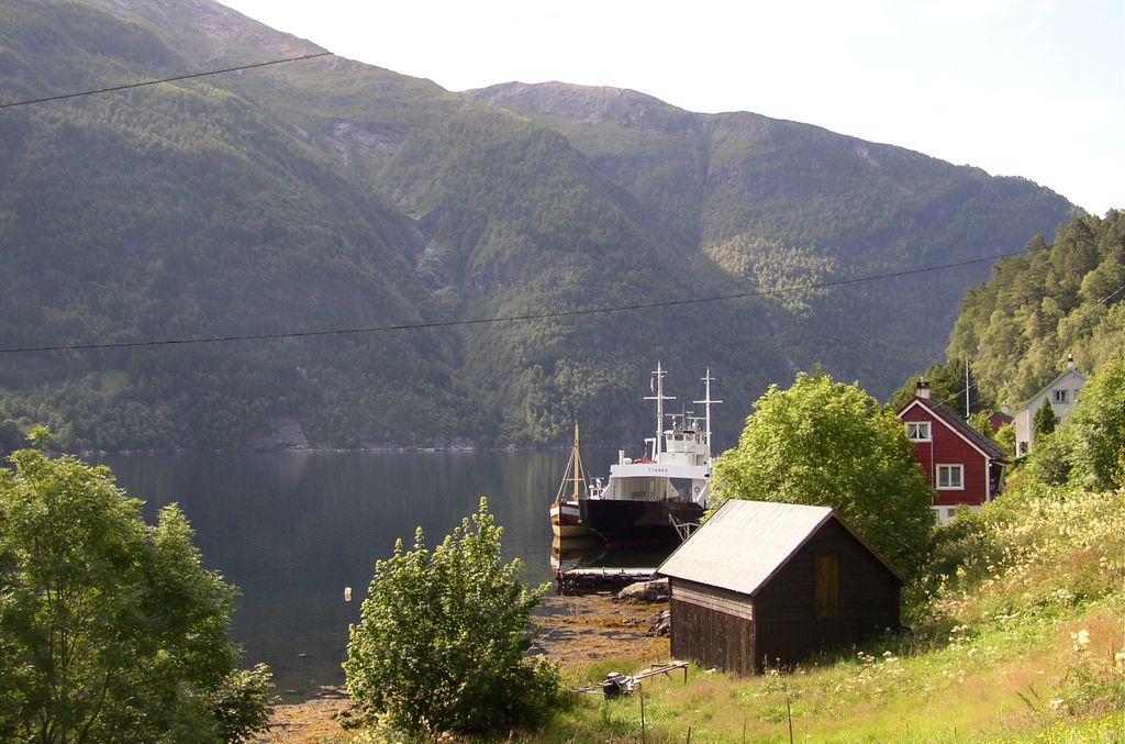 Le long de Hardangerfjorden