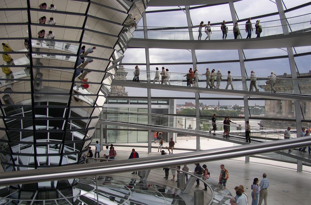 Intérieur de la coupole du Reichstag