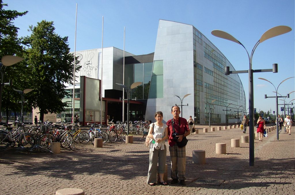 Le musée d'Art contemporain “Kiasma”  (architecte Steven Holl)