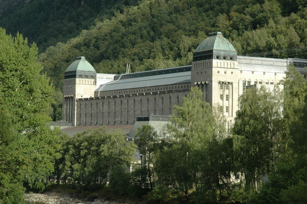 Une autre usine dans Rjukan (construite avec un souci architectural évident)