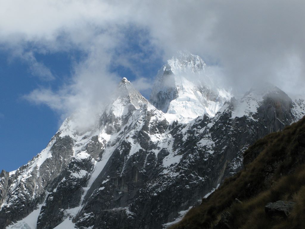 Le Nevado Taulliraju (5830 m.)