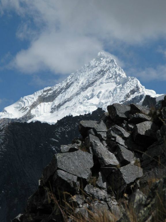 Le Nevado Piramide (5885 m.)