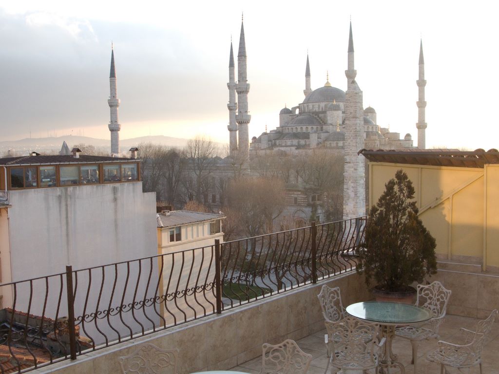La Mosquée bleue et ses 6 minarets