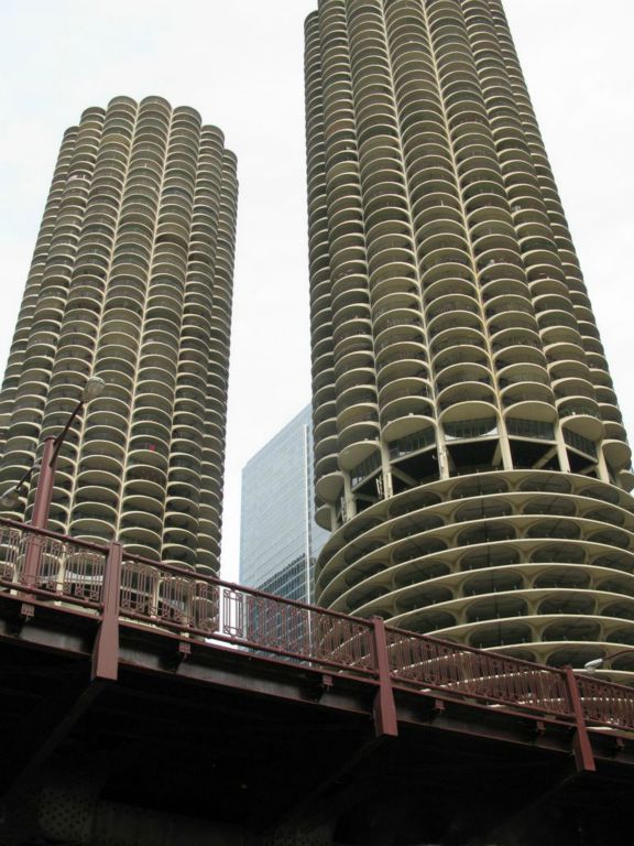 Croisière sur la Chicago river : Marina city (1964)