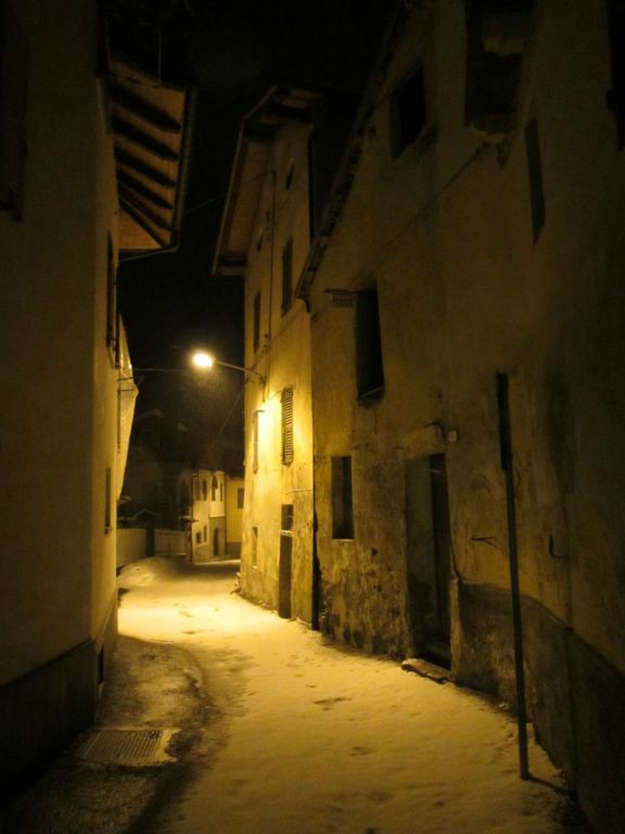 Arrivée de nuit à Demonte en Italie
