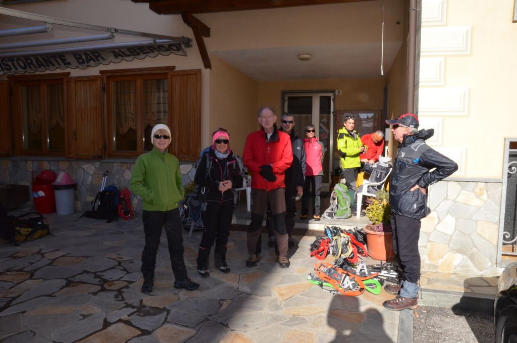 Changement de programme à cause des risques d'avalanche : départ à pied depuis Pradeves