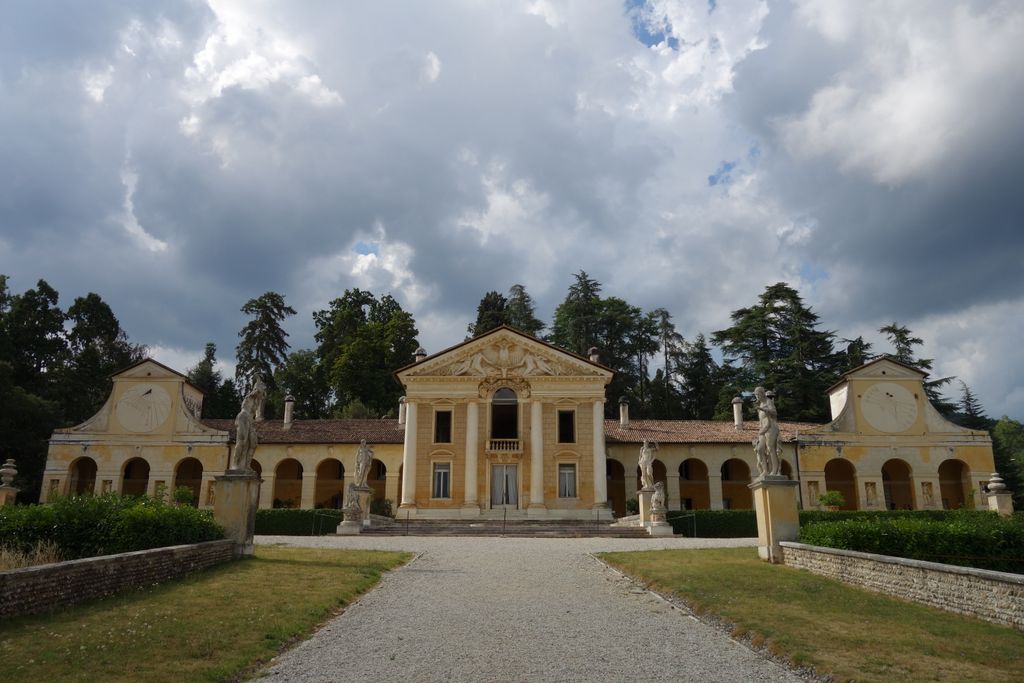 Sur la route du retour, la villa Barbaro à Maser (Italie) construite par Andrea Palladio au 16ème
