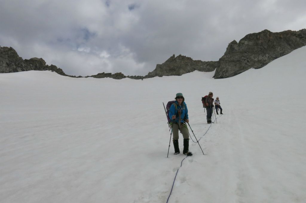 De l'autre côté du col, descente sur le Petit glacier de Tschierva