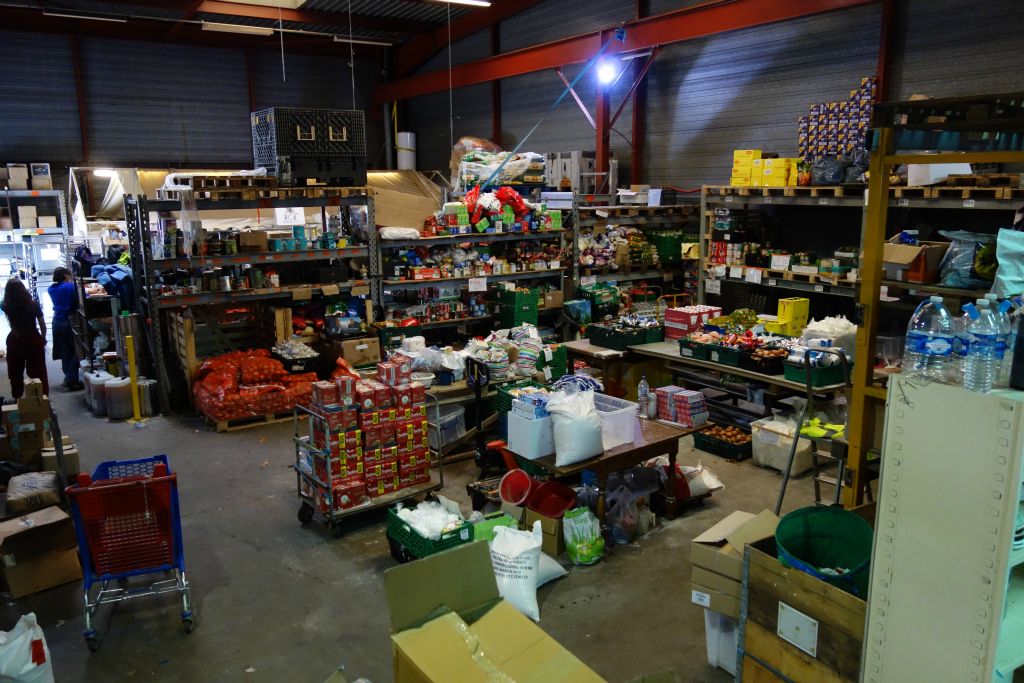 La zone Épicerie sèche du hangar