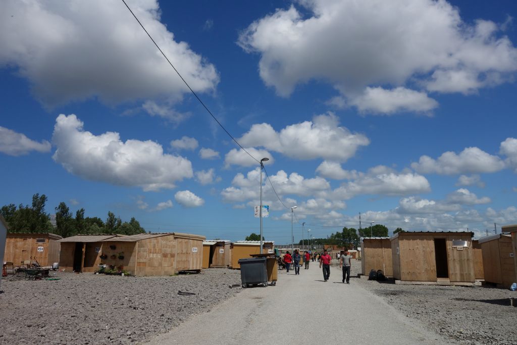 L'allée pricipale traversant le camp