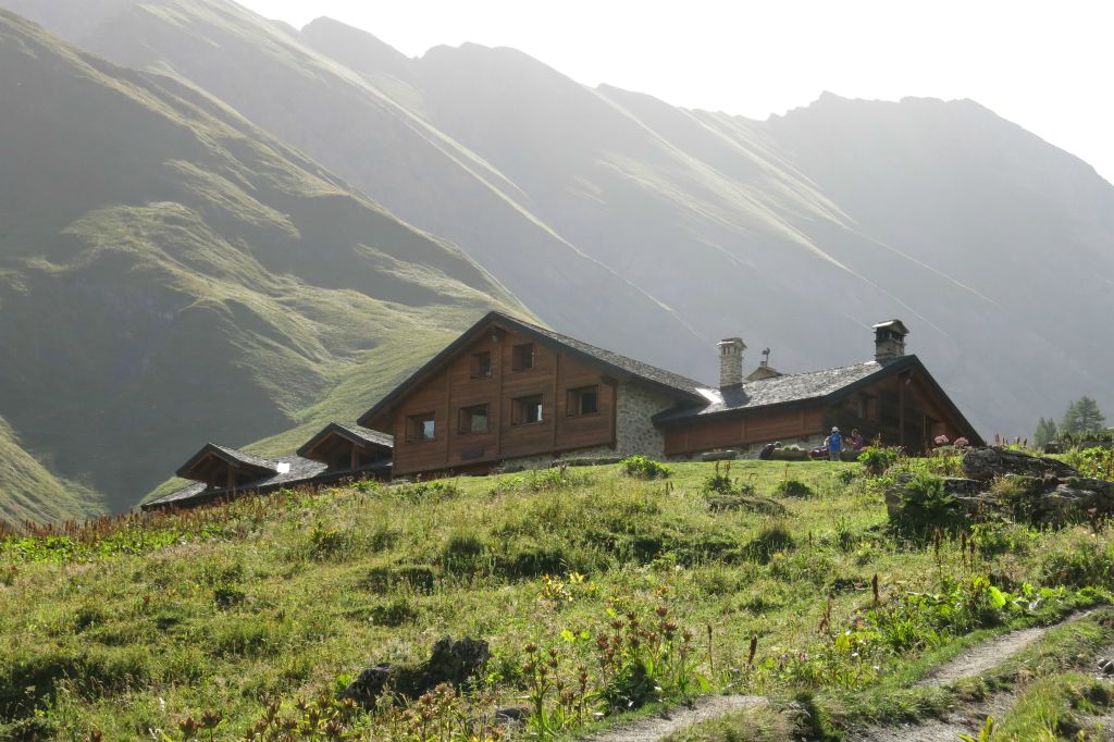 Arrivée au Refuge Bonatti inauguré en 1998