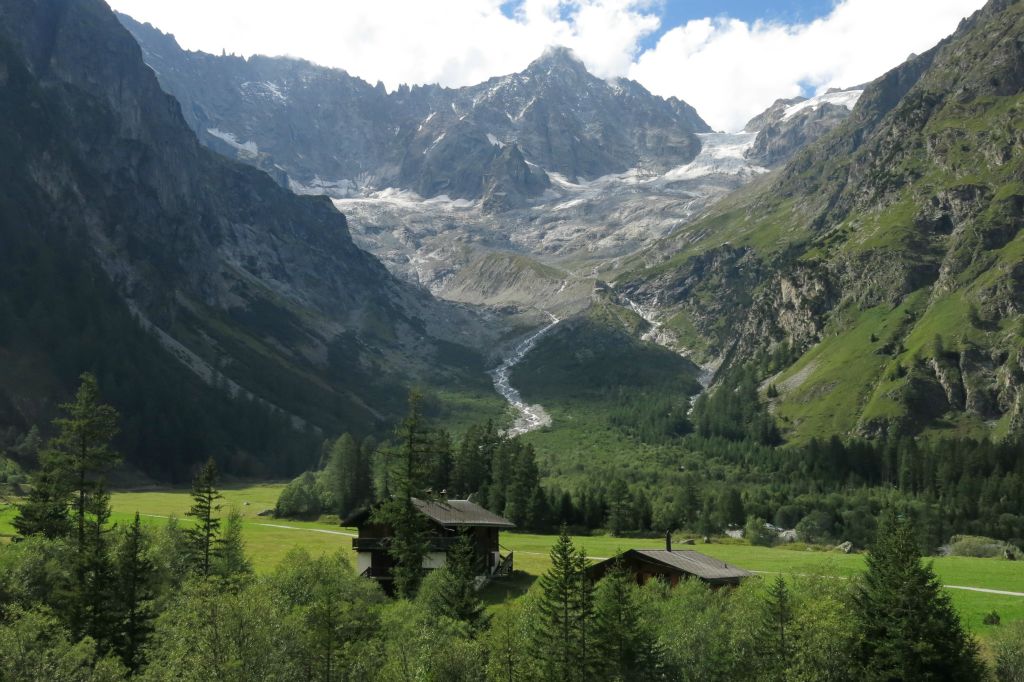 et  La Fouly  (dans le Val Ferret, côté suisse) connu lors du Tour du Mont Blanc