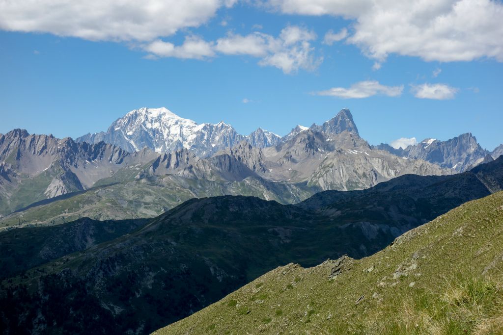 Vue sur Le Mont Blanc et Les Grandes Jorasses