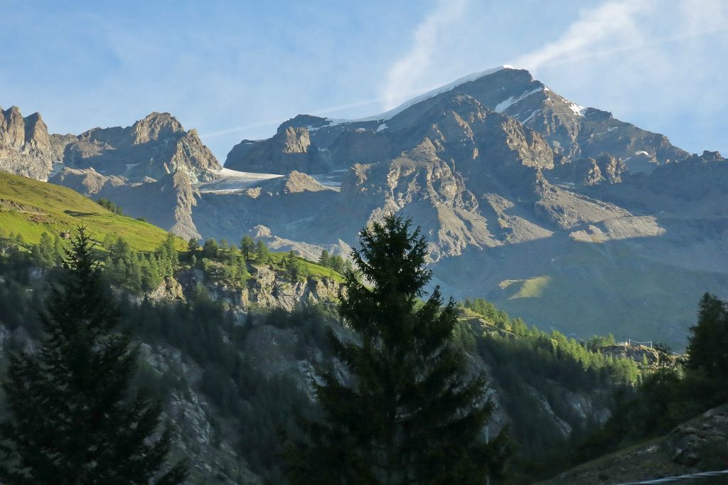 Vue sur la face Sud des Combins