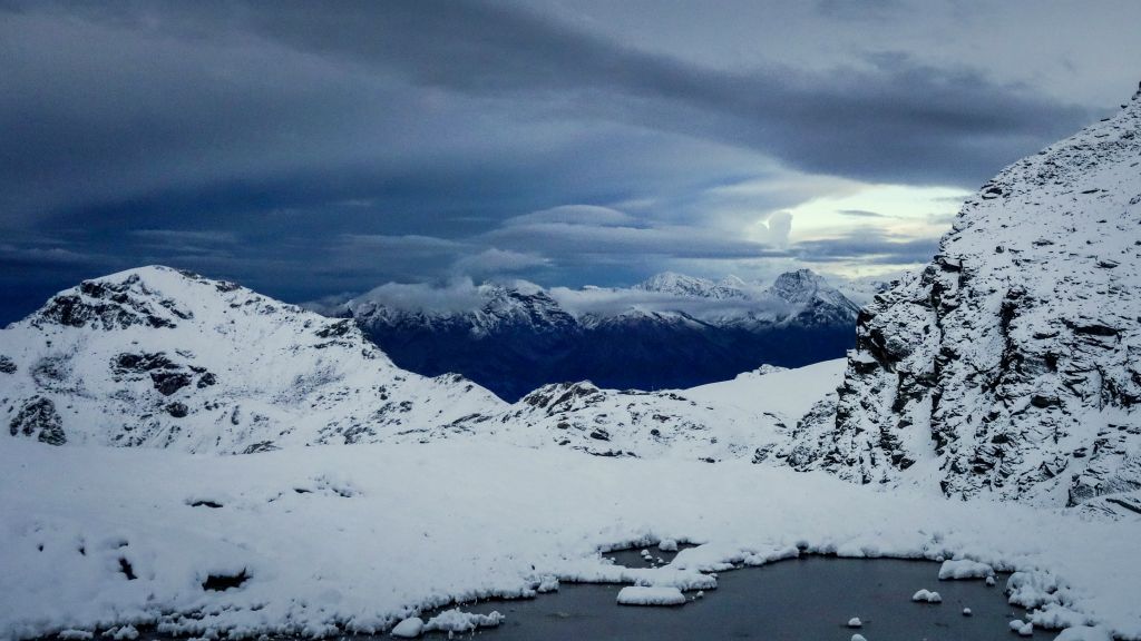 Incroyable ! Dans la nuit la neige a succédé à la grêle