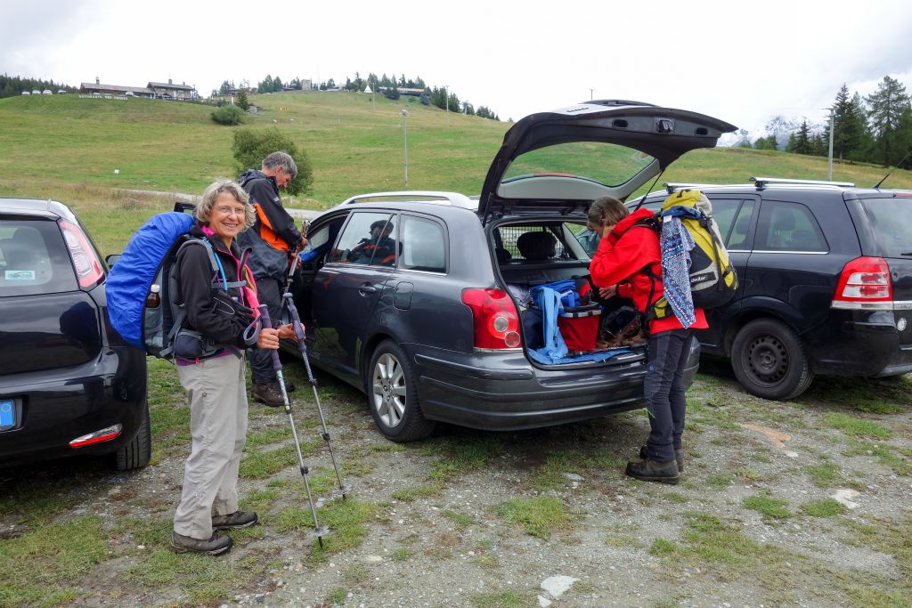 Nos amis nous proposent de nous amener au hameau de Barmasse pour continuer la Haute Route 1