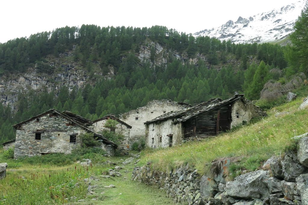 Passage par le hameau de Falegnon à 1925 m