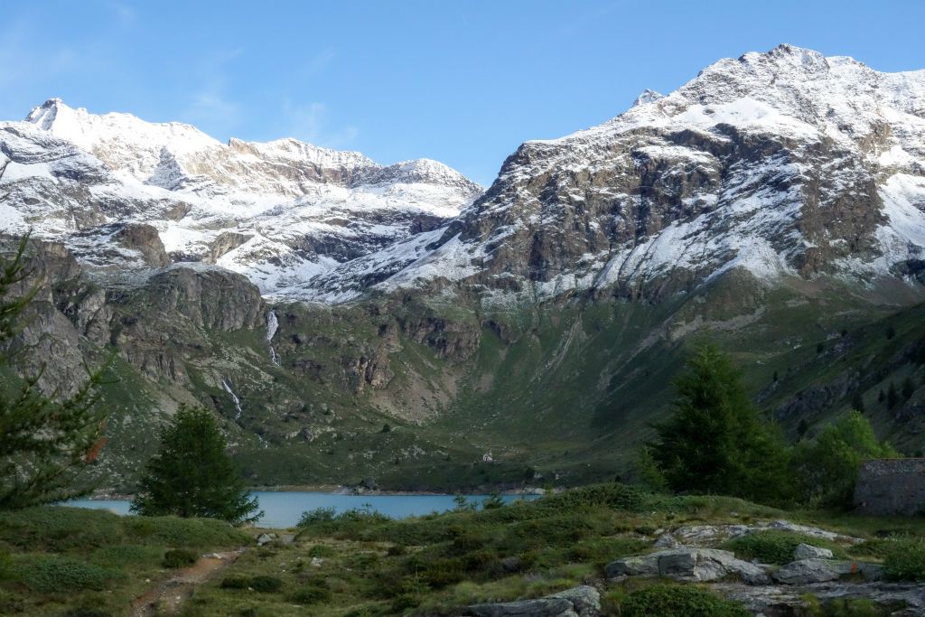 Vue sur le lac de retenue Cignana