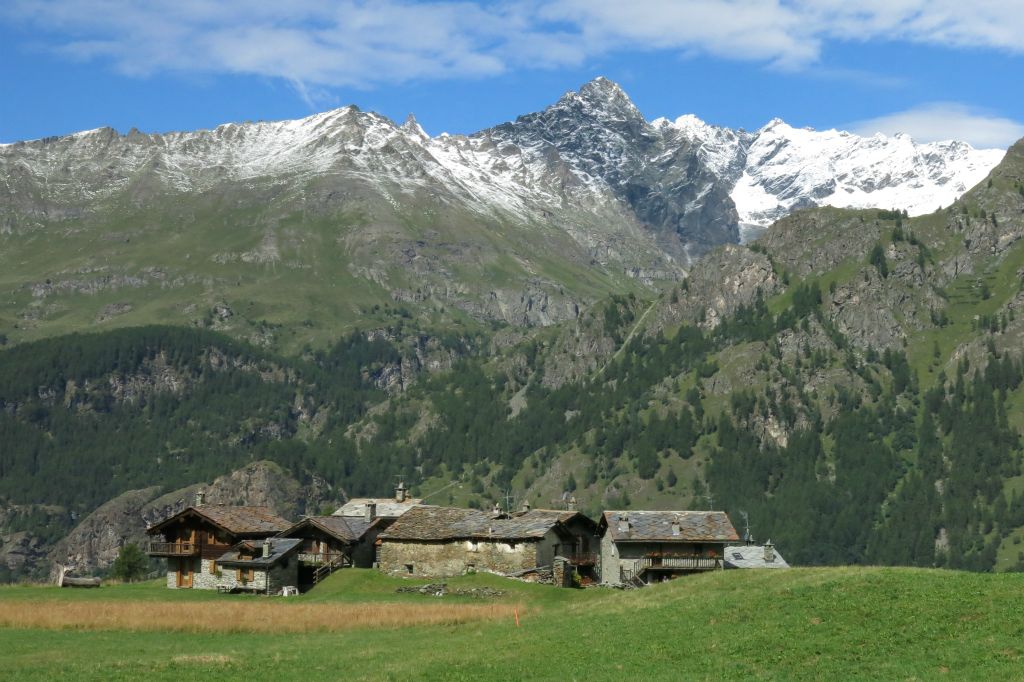 Petit hameau de Cheneil