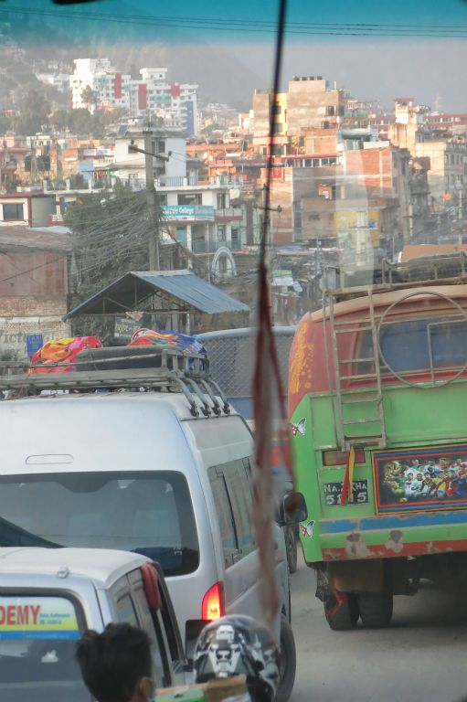 L'entrée de Kathmandu, toujours aussi encombrée