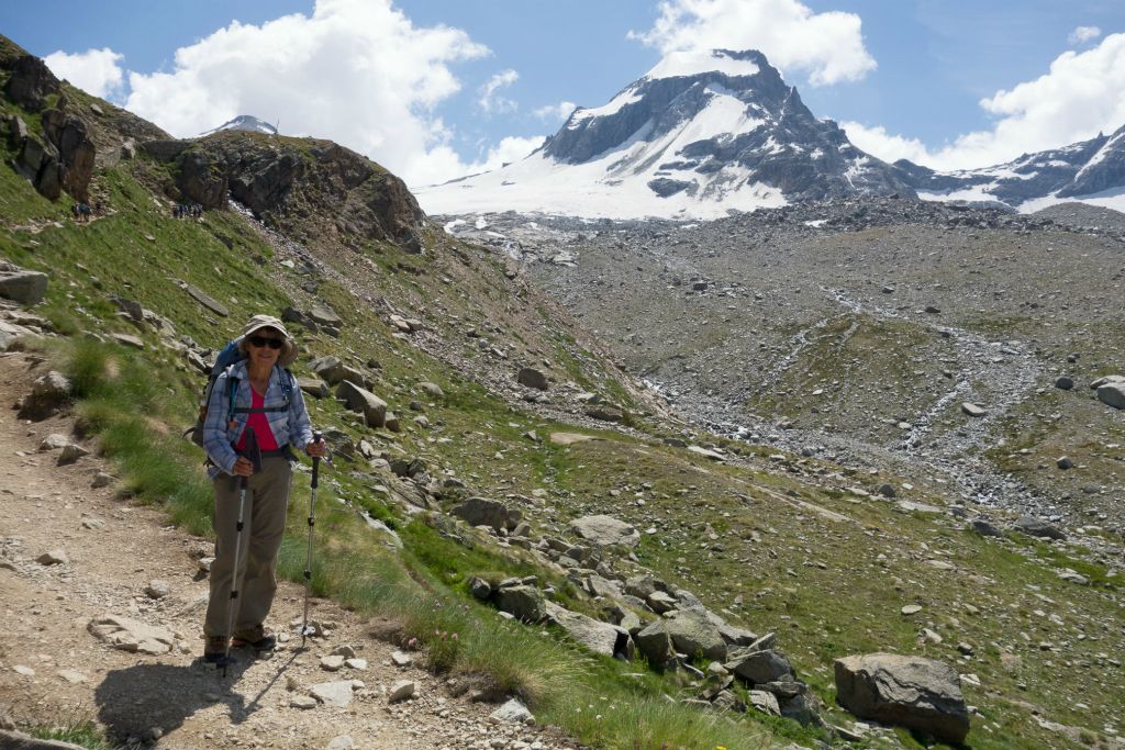 Après un passage par le refuge, nous redescendons tous les deux dans la vallée