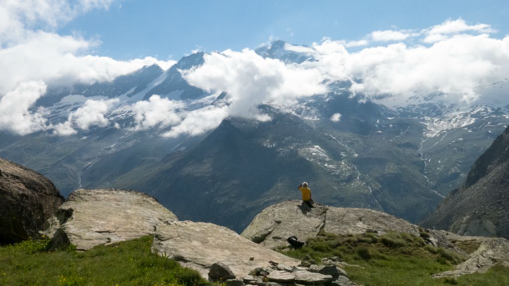 Les nuages cachent le Grand Paradis et le refuge Victor Emmanuel