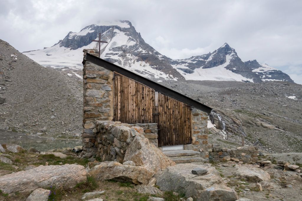 La petite chapelle juste à côté du refuge