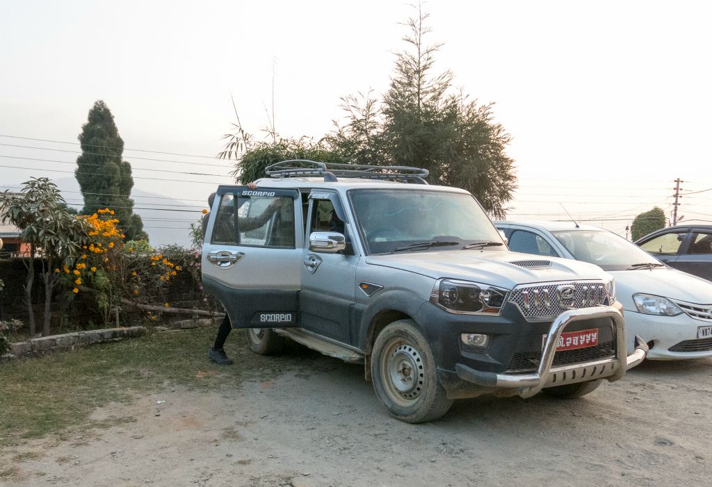Tôt le matin, nous partons plein sud jusqu'au Teraï. De là nous prendrons LA grande route Est - Ouest vers Kathmandu.