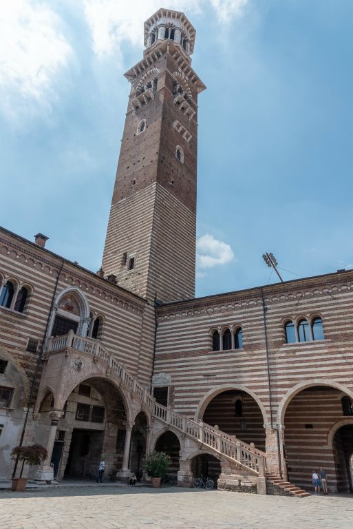 La Tour des Lamberti fait partie du Palazzo della Ragione