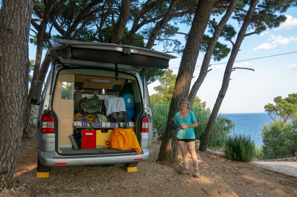 Camping surplombant la côte (Nord de la Dalmatie)