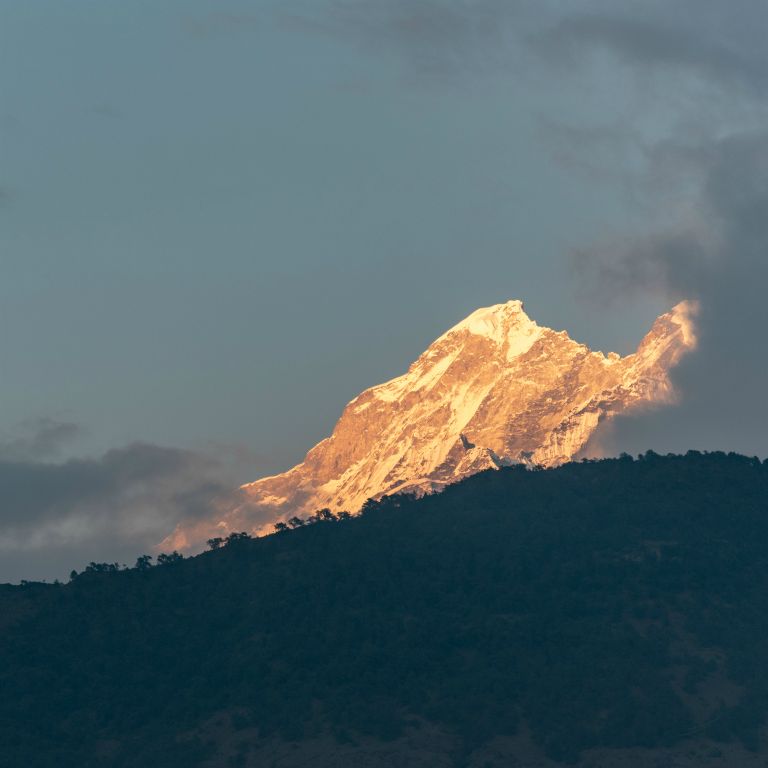 Vue sur une autre face du Gaurishankar, au soleil couchant, vers 17h