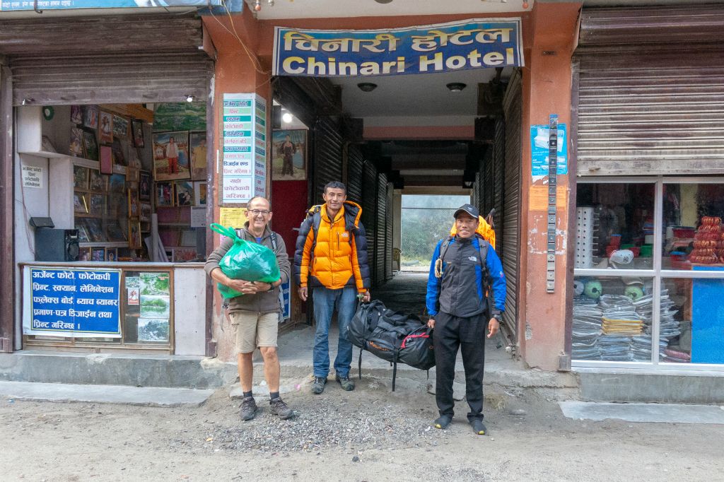 Fin du trek. Nous allons prendre un bus local pour rejoindre Kathmandu