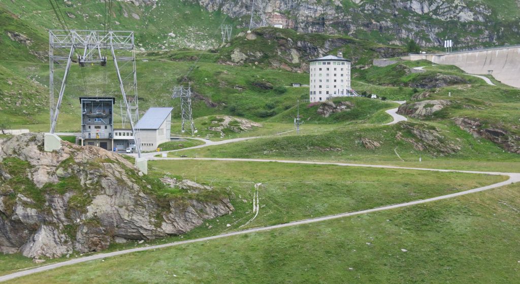 Arrivée du téléphérique à Robiei à 1900m. Le site ne fait pas rêver !