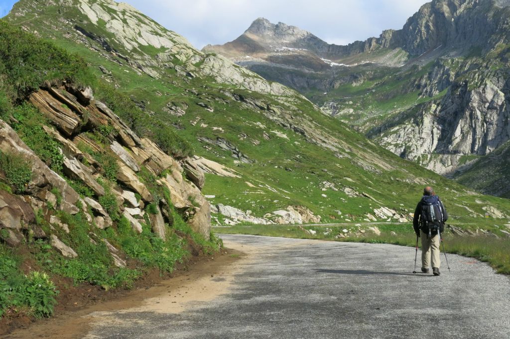 Au Tessin, les routes sont extrêmement étroites, mais les chemins peuvent être larges !