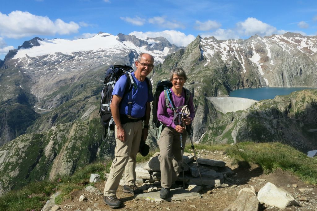 A l'arrière plan le lac et barrage Cavagnoli 