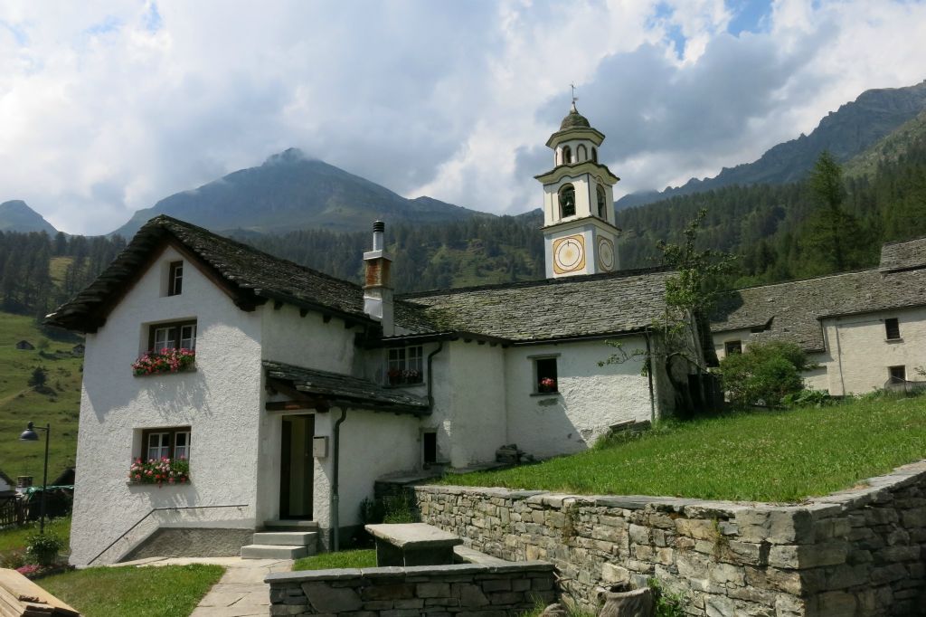 Bosco est la seule commune germanophone du Tessin