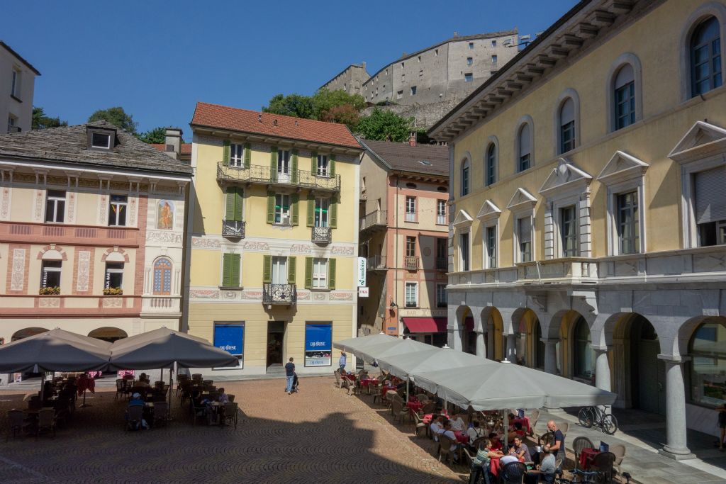 Place de la Collégiale