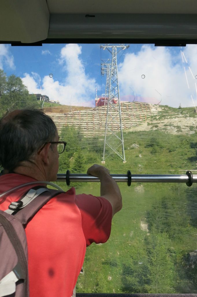 L'objectif de la journée : le chemin de crête entre le Roc d'Orzival et La Brinta, puis retour à pied à Grimentz