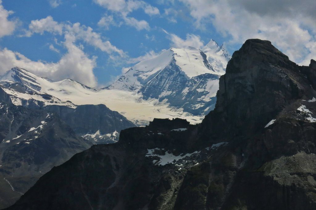 Vue sur le Bishorn ( et l'énorme trace) et le Weisshorn