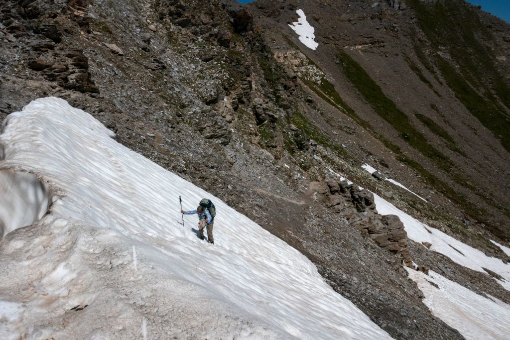 L'arrivée au col est bien enneigée