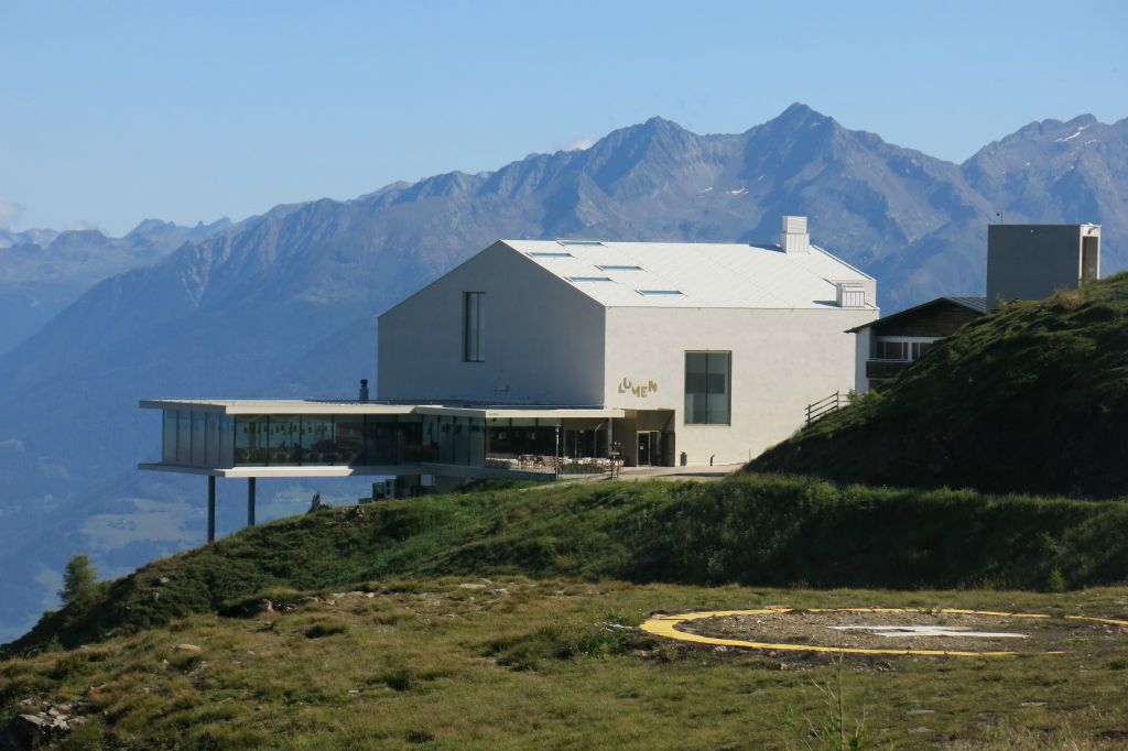 Le Musée Lumen consacré à la photographie de montagne est installé dans une ancienne gare de téléphérique. Il a ouvert en 2018