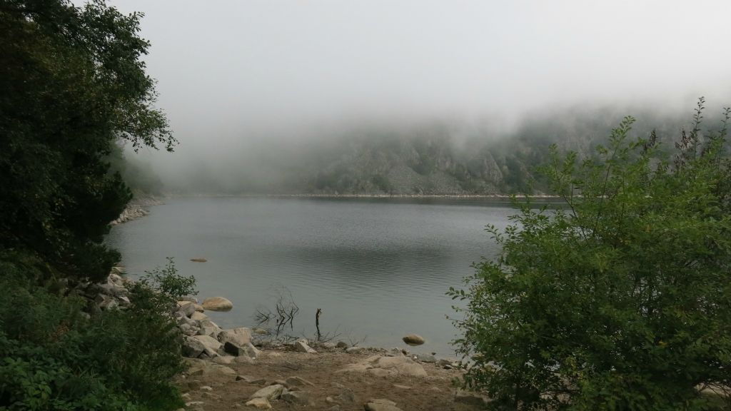 Au bord du Lac Blanc complètement dans la brume