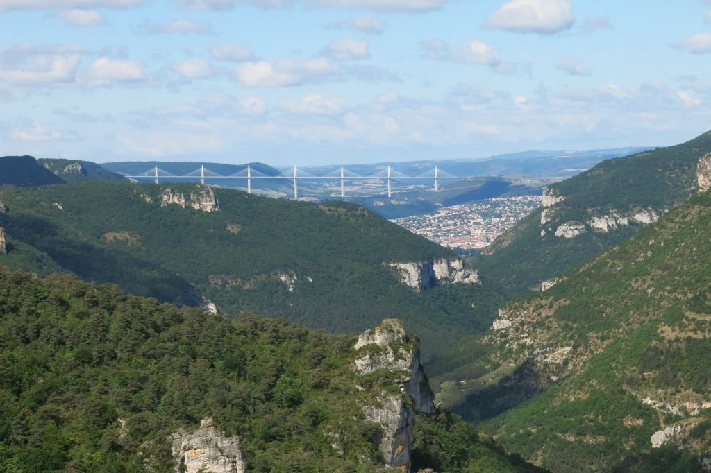 Vue sur le viaduc de Millau