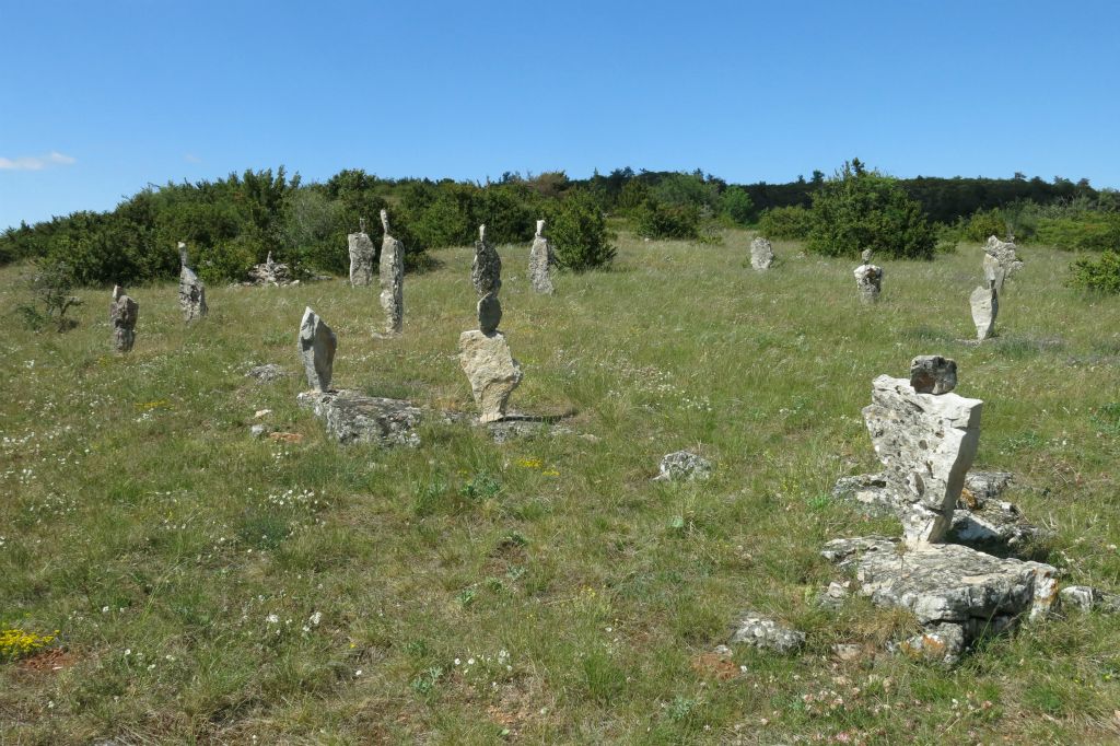 Un land art : "Les guetteurs"
	