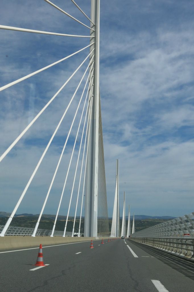 Le Viaduc de Millau aussi esthétique qu'impressionnant !