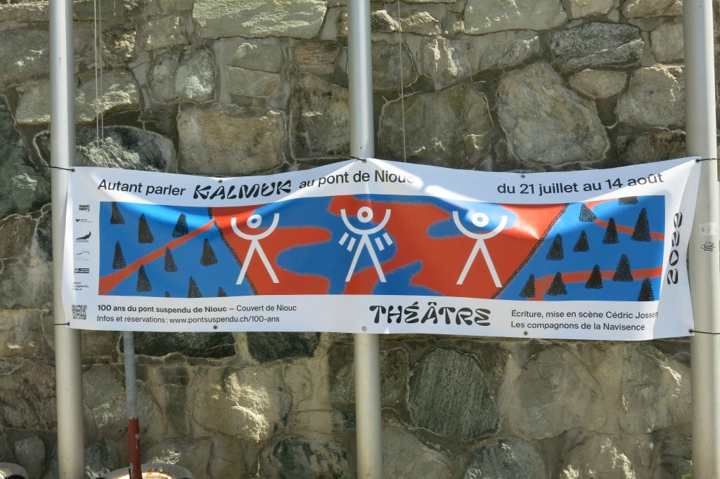 Jolie pancarte pour les 100 ans du pont suspendu de Niouc 