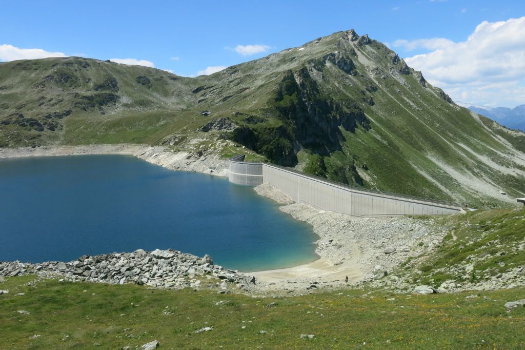 Petite descente vers le lac de l'Illsee à 2360m