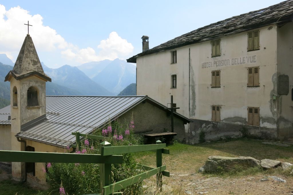 Passage par  Fiéry où nous avions bivouaqué il y a quelques années