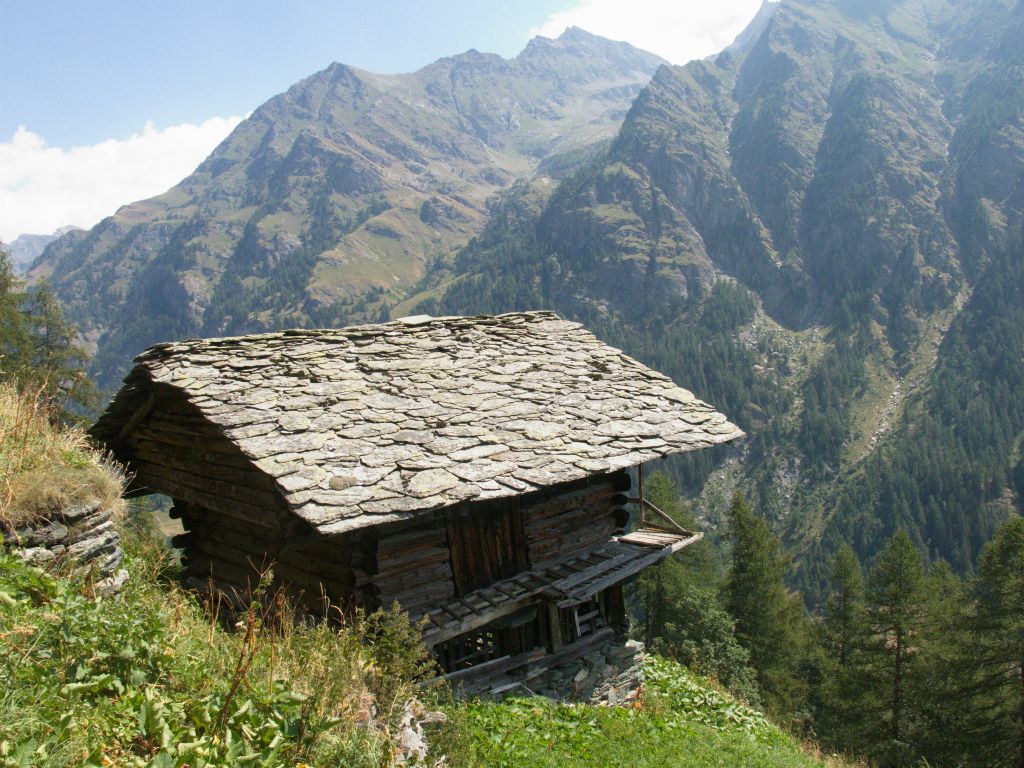 A la sortie du village d'Alpenzu Grande 