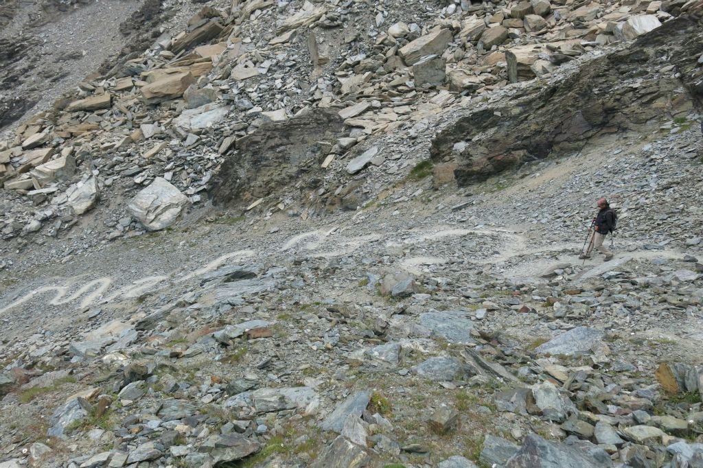 Attention, il faut bien suivre le tracé très sinueux du sentier !